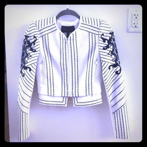 BCBGMaxAzria Jackets & Blazers - BCBG MAX AZRIA Cropped Zippered Blazer - XS